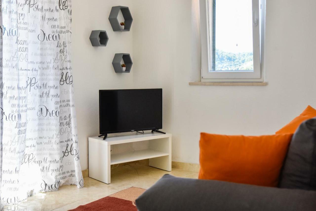 Villa Mar 1 - Luxury Apartments 푸치스차 외부 사진